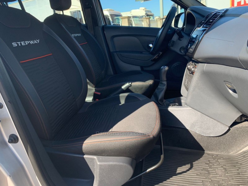 SANDERO 1.6 STEPWAY ZEN 16V FLEX 4P MANUAL - 2020 - BOM PRINCíPIO