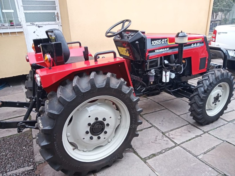 TRATOR 1055 DT - 2010 - BENTO GONçALVES