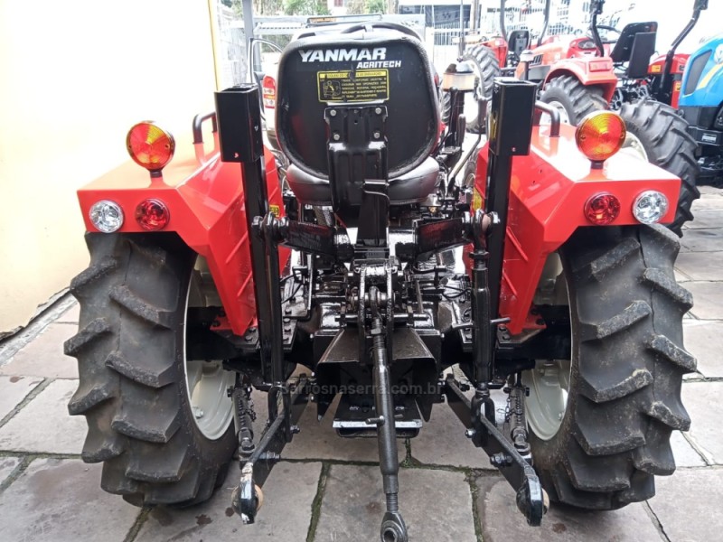 TRATOR 1055 DT - 2010 - BENTO GONçALVES