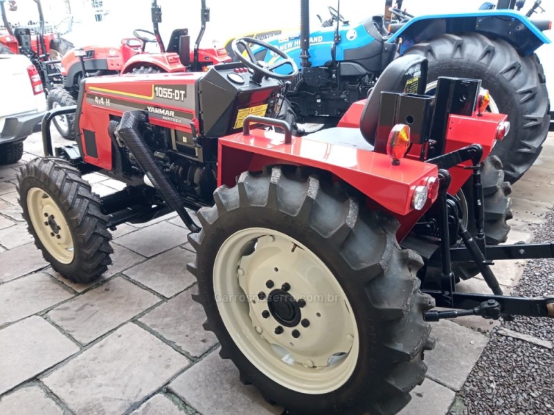 TRATOR 1055 DT - 2010 - BENTO GONçALVES