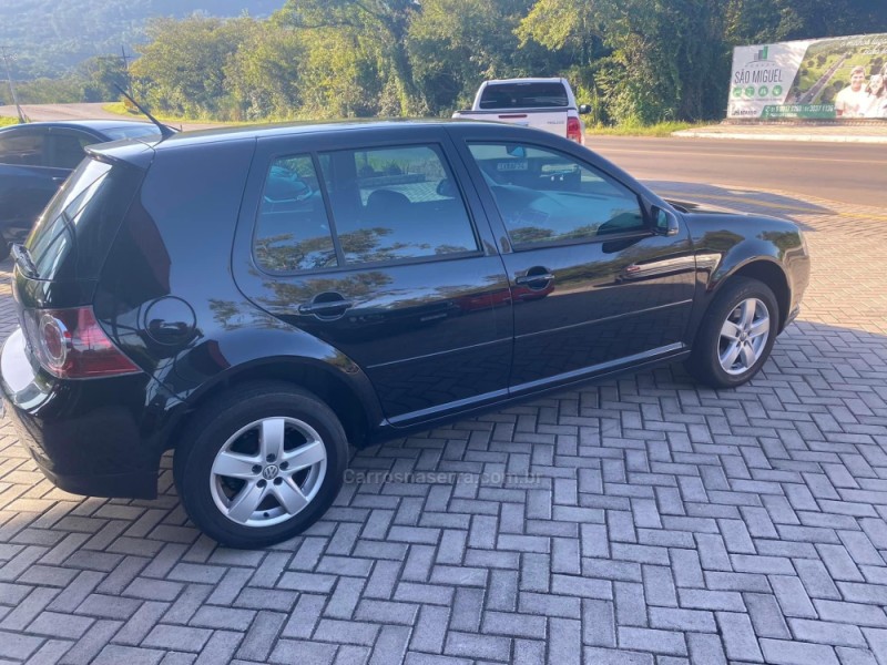 GOLF  - 2009 - FELIZ