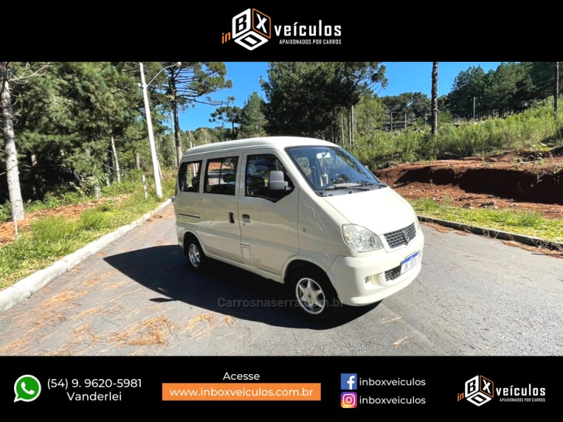 TOWNER 1.0 PASSAGEIRO 8V GASOLINA 4P MANUAL - 2012 - GRAMADO