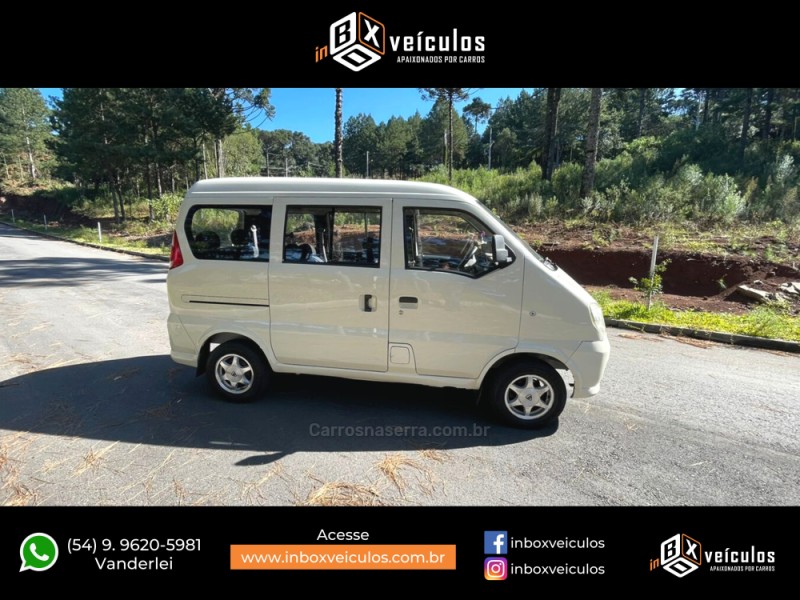 TOWNER 1.0 PASSAGEIRO 8V GASOLINA 4P MANUAL - 2012 - GRAMADO