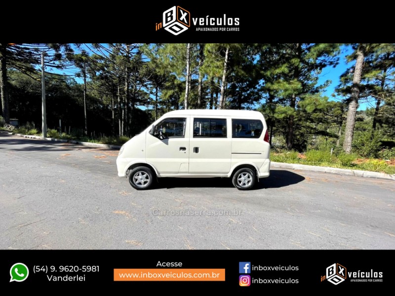 TOWNER 1.0 PASSAGEIRO 8V GASOLINA 4P MANUAL - 2012 - GRAMADO