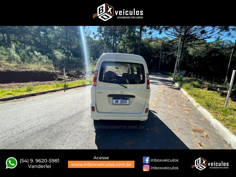 TOWNER 1.0 PASSAGEIRO 8V GASOLINA 4P MANUAL - 2012 - GRAMADO