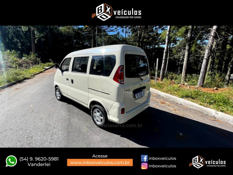 TOWNER 1.0 PASSAGEIRO 8V GASOLINA 4P MANUAL - 2012 - GRAMADO