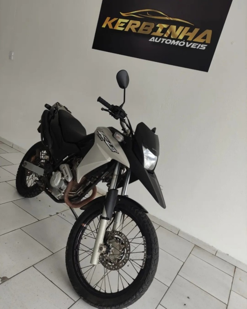 XRE 300 ABS