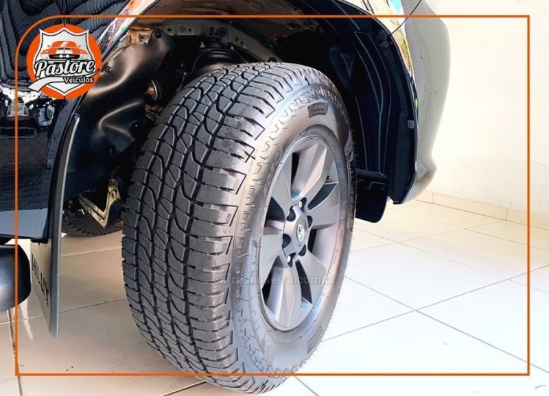 HILUX 2.8 SRV 4X4 CD 16V DIESEL 4P AUTOMÁTICO - 2017 - VACARIA