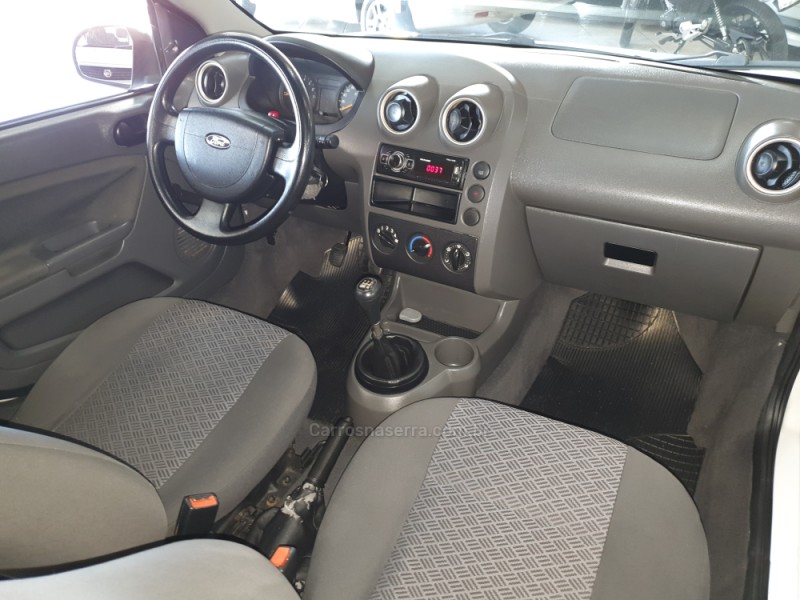 FIESTA 1.6 MPI SEDAN 8V FLEX 4P MANUAL - 2006 - FARROUPILHA