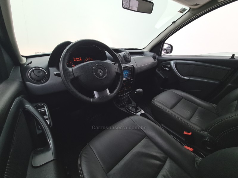 DUSTER 1.6 DYNAMIQUE 4X2 16V FLEX 4P MANUAL - 2016 - SANTA CRUZ DO SUL