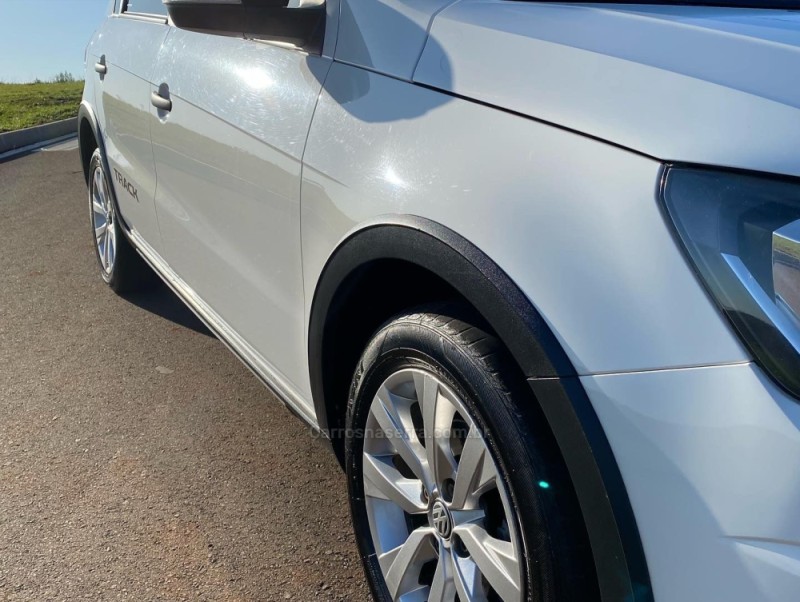 GOL 1.0 TRACK 12V FLEX 4P MANUAL - 2018 - LAGOA VERMELHA