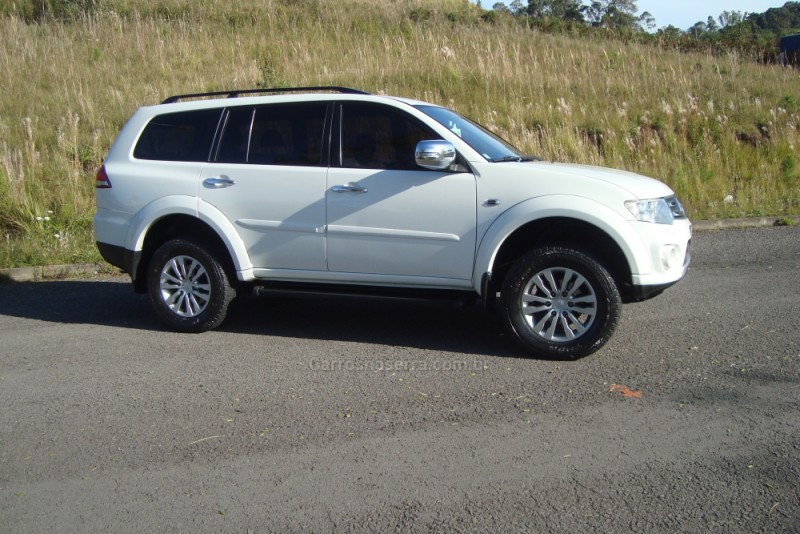 PAJERO DAKAR 3.2 HPE 4X4 7 LUGARES 16V TURBO INTERCOOLER DIESEL 4P AUTOMÁTICO - 2015 - FLORES DA CUNHA