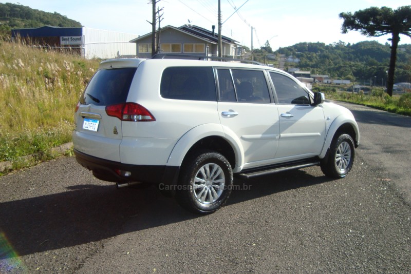 PAJERO DAKAR 3.2 HPE 4X4 7 LUGARES 16V TURBO INTERCOOLER DIESEL 4P AUTOMÁTICO - 2015 - FLORES DA CUNHA