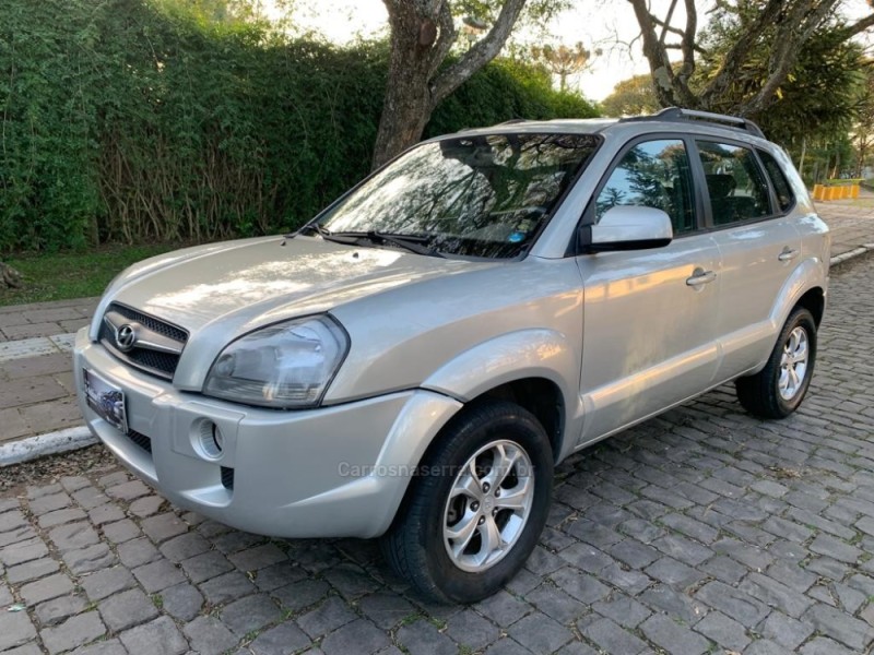 tucson 2.0 mpfi gls 16v 143cv 2wd flex 4p automatico 2012 farroupilha