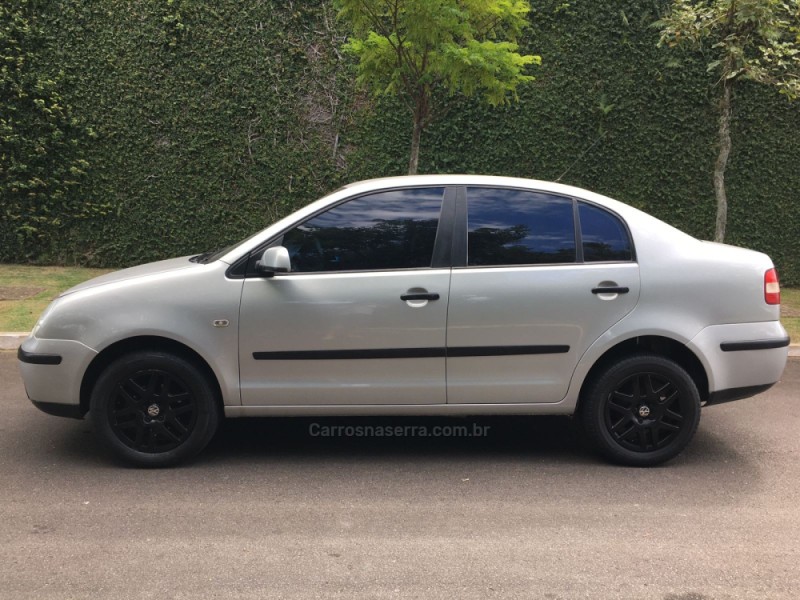 POLO SEDAN 1.6 MI 8V FLEX 4P MANUAL - 2006 - CAMPO BOM