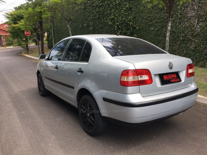 POLO SEDAN 1.6 MI 8V FLEX 4P MANUAL - 2006 - CAMPO BOM