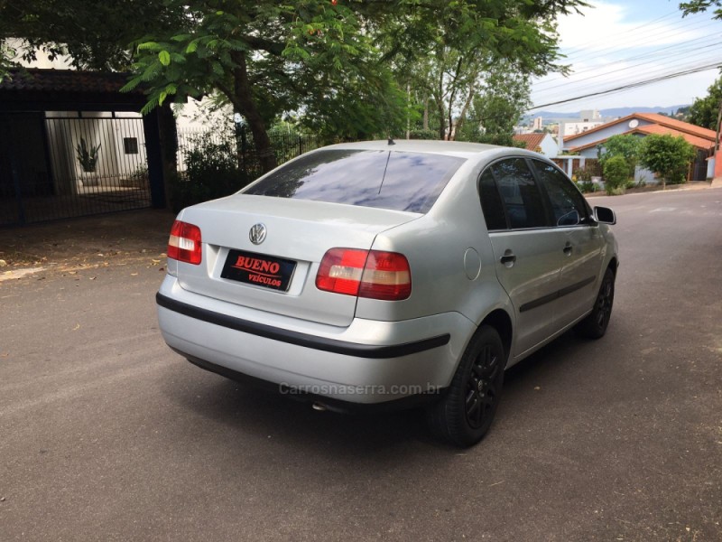 POLO SEDAN 1.6 MI 8V FLEX 4P MANUAL - 2006 - CAMPO BOM
