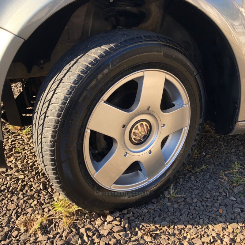 GOLF 1.6 MI GENERATION 8V GASOLINA 4P MANUAL - 2003 - PAROBé