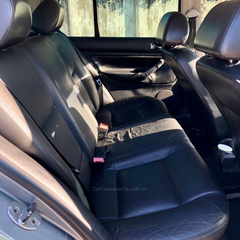 GOLF 1.6 MI GENERATION 8V GASOLINA 4P MANUAL - 2003 - PAROBé
