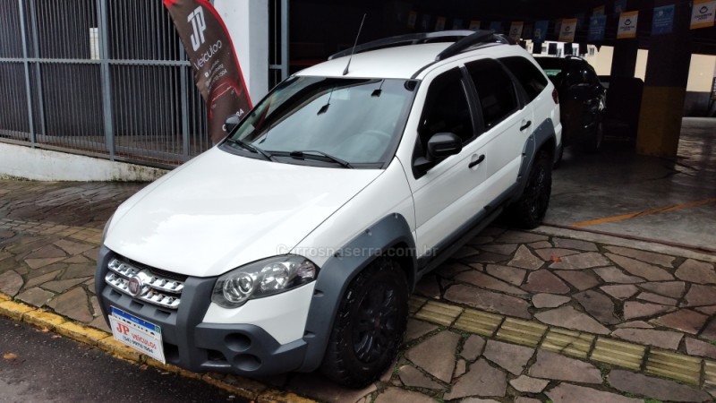 PALIO 1.8 MPI ADVENTURE WEEKEND ITALIA 16V FLEX MANUAL - 2011 - BENTO GONçALVES