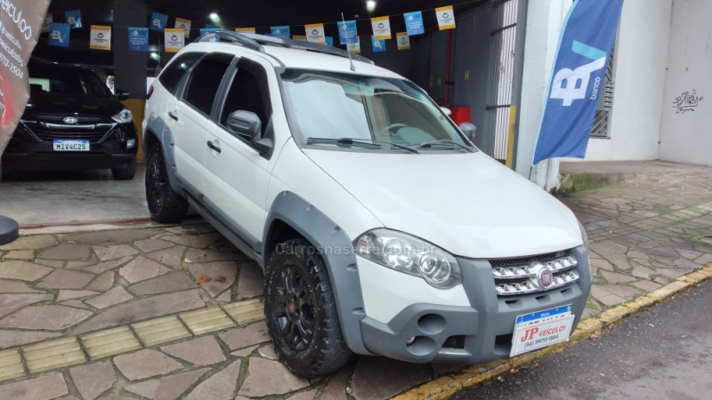 PALIO 1.8 MPI ADVENTURE WEEKEND ITALIA 16V FLEX MANUAL - 2011 - BENTO GONçALVES