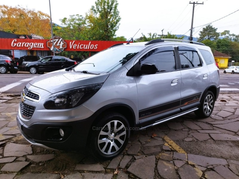 spin 1.8 activ 8v flex 4p automatico 2015 tres coroas