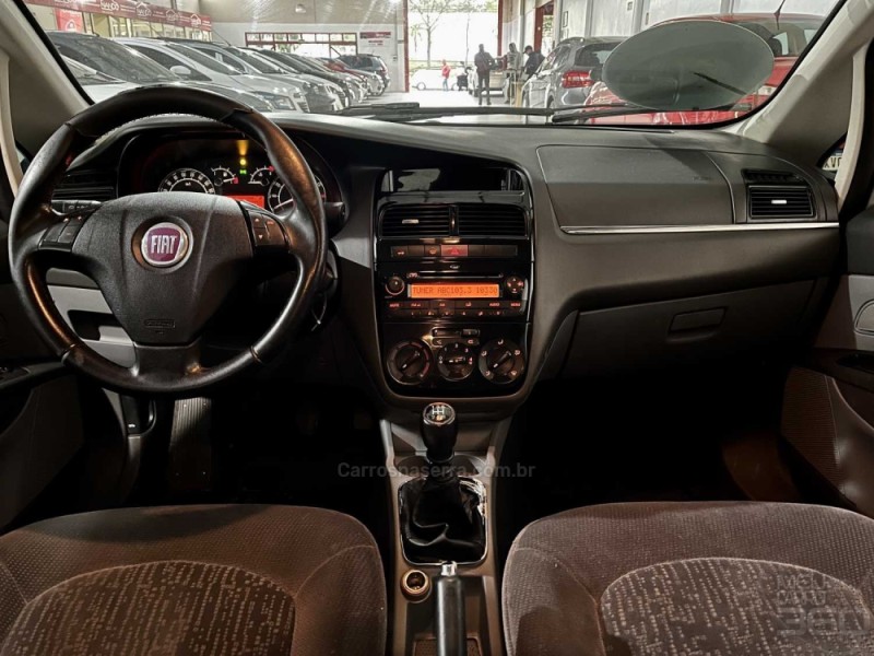 LINEA 1.8 HLX 16V FLEX 4P MANUAL - 2010 - ESTâNCIA VELHA