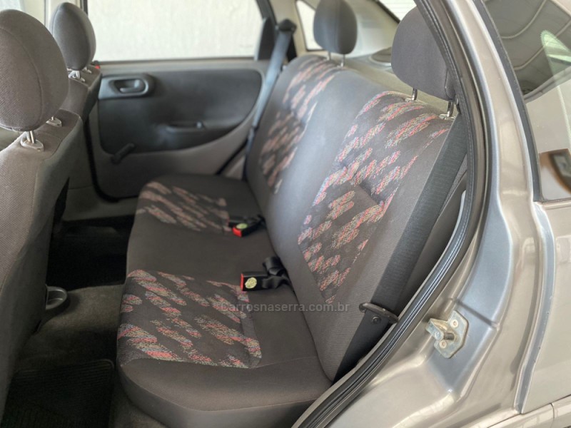 CORSA 1.8 MPFI 8V GASOLINA 4P MANUAL - 2004 - BOM PRINCíPIO