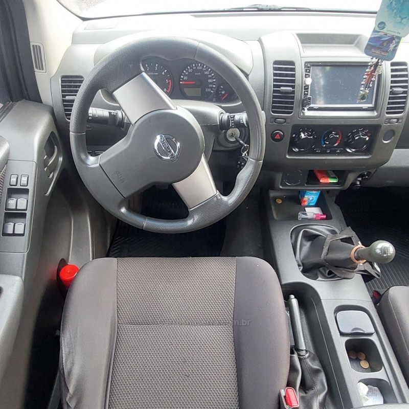 FRONTIER 2.8 XE 4X2 CD TURBO ELETRONIC DIESEL 4P MANUAL - 2013 - SãO SEBASTIãO DO CAí