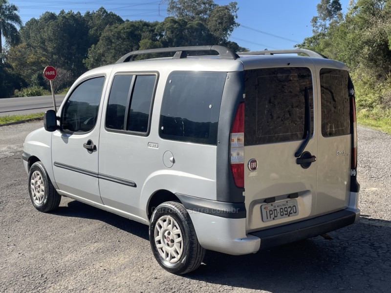 DOBLÓ 1.8 MPI 8V GASOLINA 4P MANUAL - 2009 - CAXIAS DO SUL