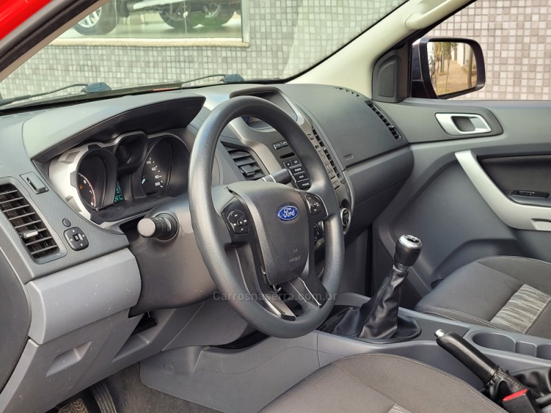 RANGER 2.5 XLT 4X2 CD 16V FLEX 4P MANUAL - 2014 - VACARIA