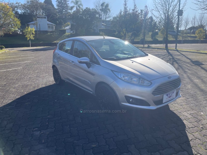 FIESTA 1.6 TITANIUM HATCH 16V FLEX 4P AUTOMÁTICO