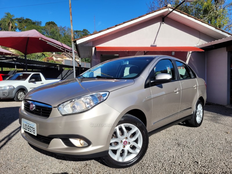 GRAND SIENA 1.6 MPI ESSENCE 16V FLEX 4P AUTOMATIZADO - 2013 - CARLOS BARBOSA