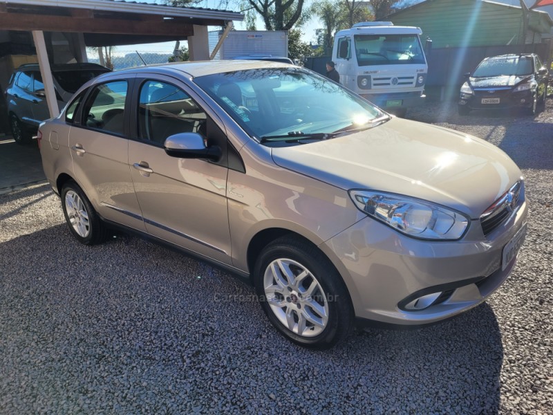GRAND SIENA 1.6 MPI ESSENCE 16V FLEX 4P AUTOMATIZADO - 2013 - CARLOS BARBOSA