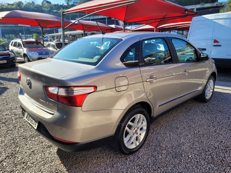 GRAND SIENA 1.6 MPI ESSENCE 16V FLEX 4P AUTOMATIZADO - 2013 - CARLOS BARBOSA
