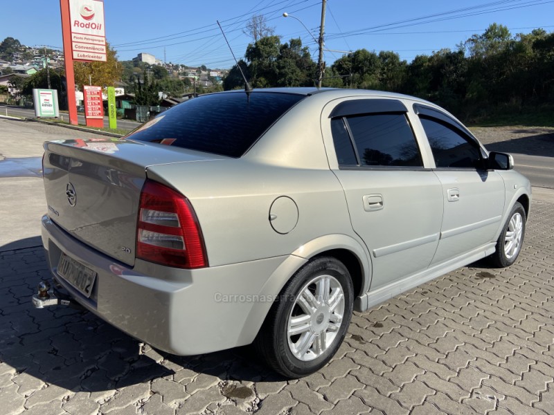 ASTRA 2.0 MPFI GLS SEDAN 8V GASOLINA 4P MANUAL - 2004 - CAXIAS DO SUL
