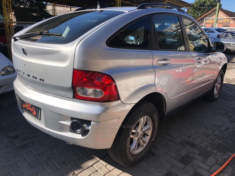 ACTYON 2.3 GLX 4X2 16V 150CV GASOLINA 4P AUTOMÁTICO - 2011 - CANELA
