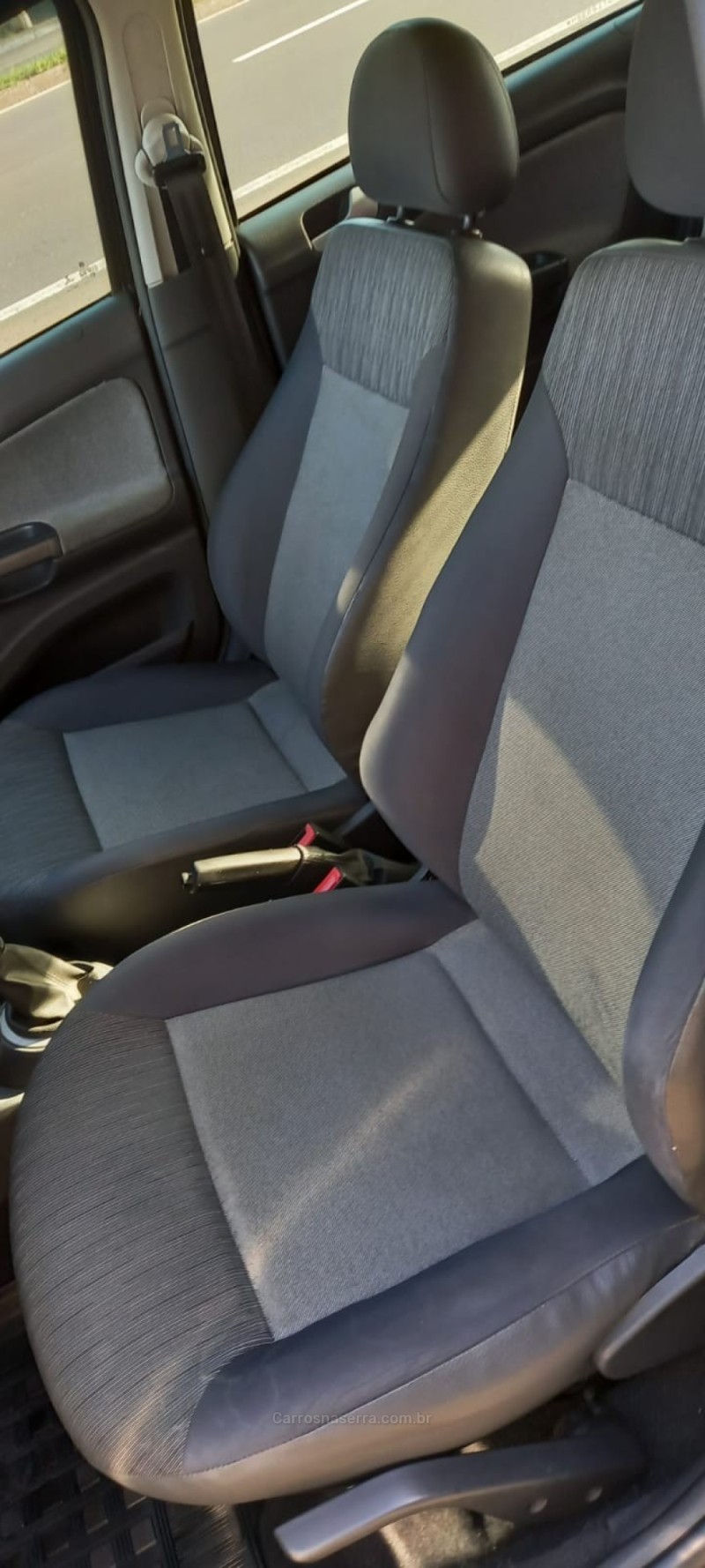 VOYAGE 1.0 MI 8V FLEX 4P MANUAL - 2013 - PAROBé