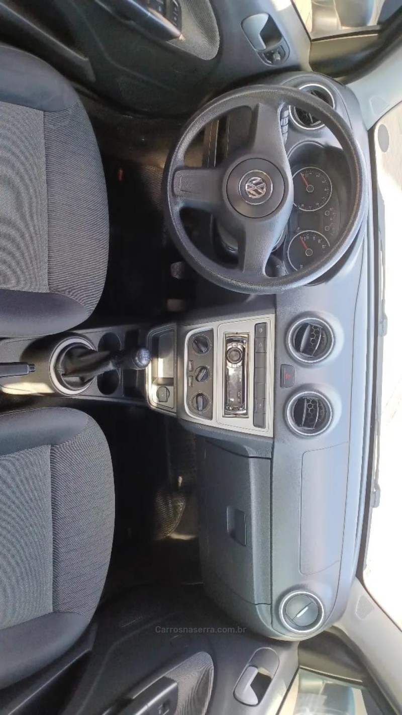 VOYAGE 1.0 MI 8V FLEX 4P MANUAL - 2013 - PAROBé