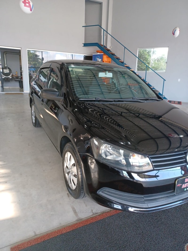 VOYAGE 1.0 MI 8V FLEX 4P MANUAL - 2013 - PAROBé