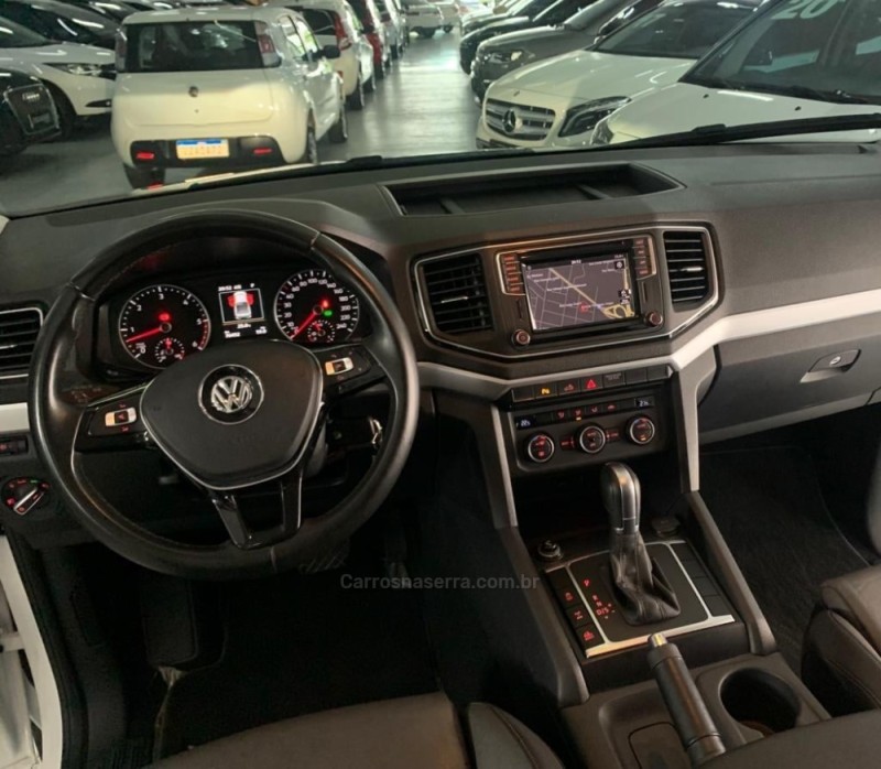 AMAROK 3.0 V6 TDI HIGHLINE CD DIESEL 4MOTION AUTOMÁTICO - 2019 - ESTâNCIA VELHA