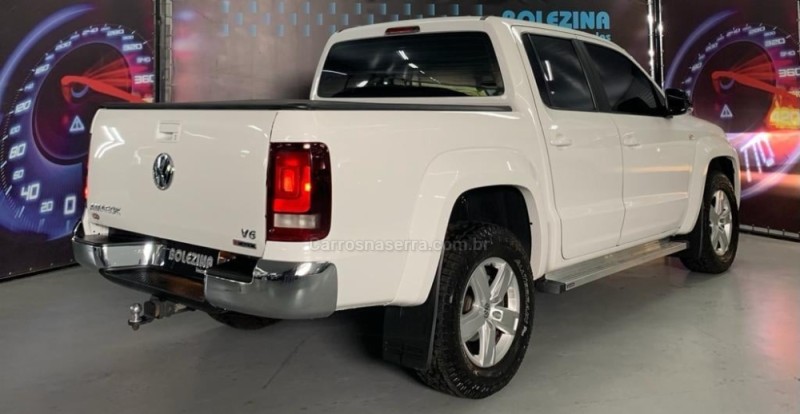 AMAROK 3.0 V6 TDI HIGHLINE CD DIESEL 4MOTION AUTOMÁTICO - 2019 - ESTâNCIA VELHA