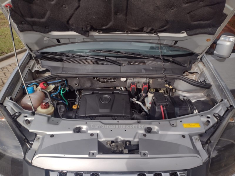 DOBLÓ 1.8 MPI ADVENTURE LOCKER 8V FLEX 4P MANUAL - 2011 - CANELA