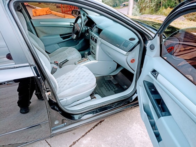 VECTRA 2.0 MPFI ELEGANCE 8V FLEX 4P AUTOMÁTICO - 2006 - CAXIAS DO SUL