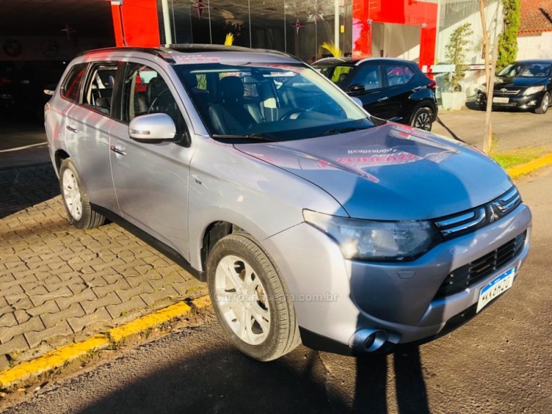 OUTLANDER 3.0 4X4 V6 24V GASOLINA 4P AUTOMÁTICO - 2014 - GARIBALDI