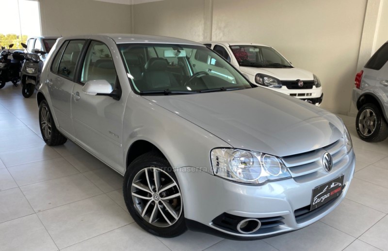 GOLF 1.6 MI SPORTLINE 8V FLEX 4P MANUAL - 2010 - PASSO FUNDO