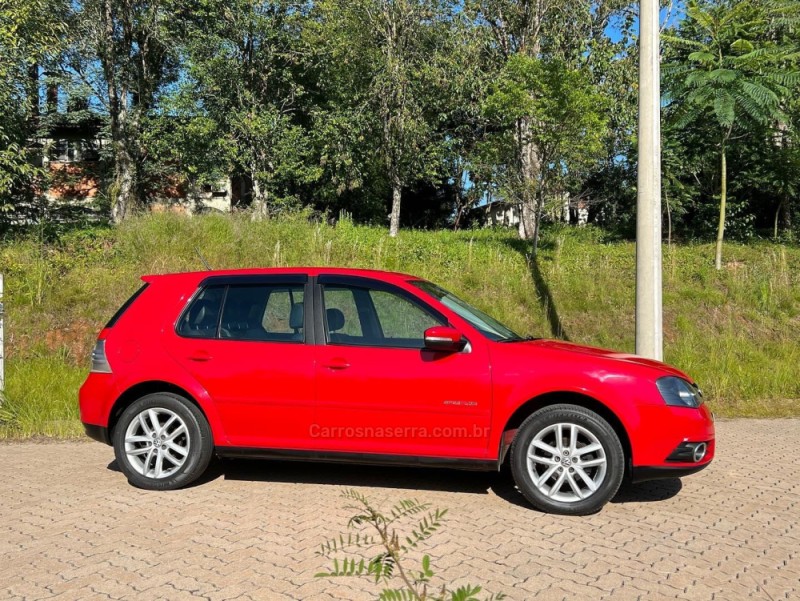 GOLF 1.6 MI SPORTLINE 8V FLEX 4P MANUAL - 2013 - SãO SEBASTIãO DO CAí