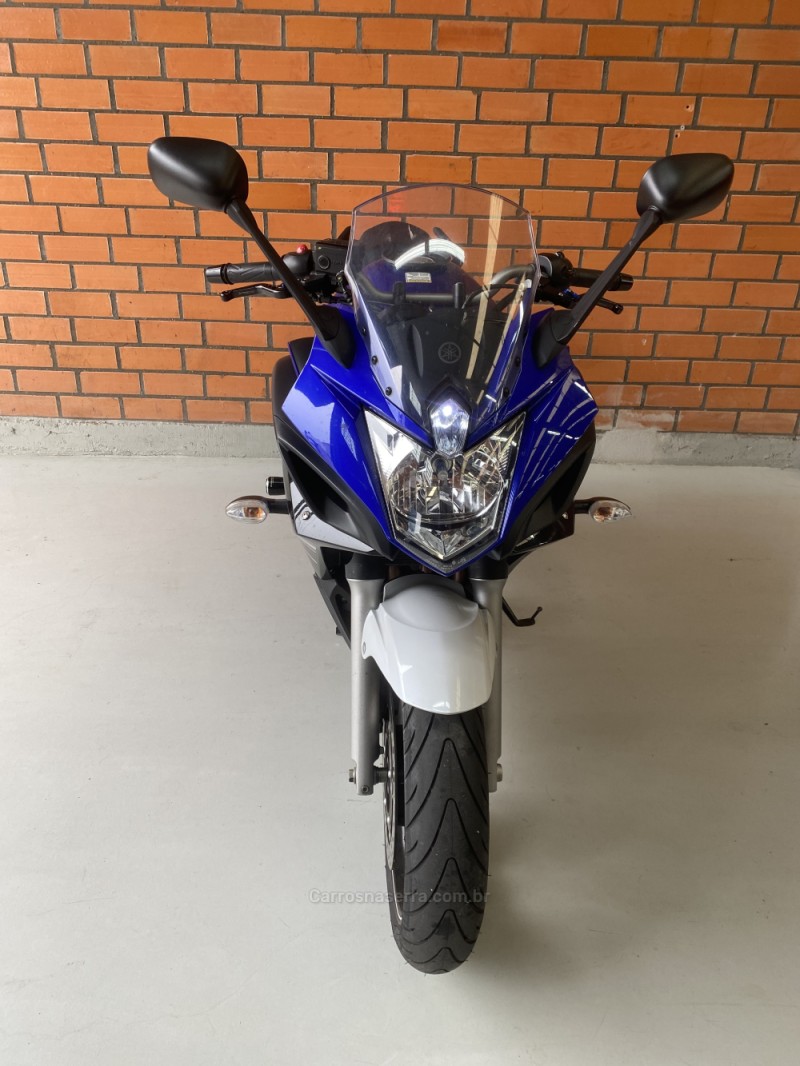 XJ6 F RACING BLUE - 2013 - BENTO GONçALVES