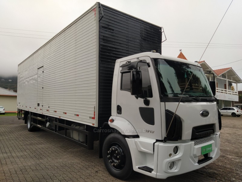CARGO 1717 E TURBO - 2012 - MORRO REUTER