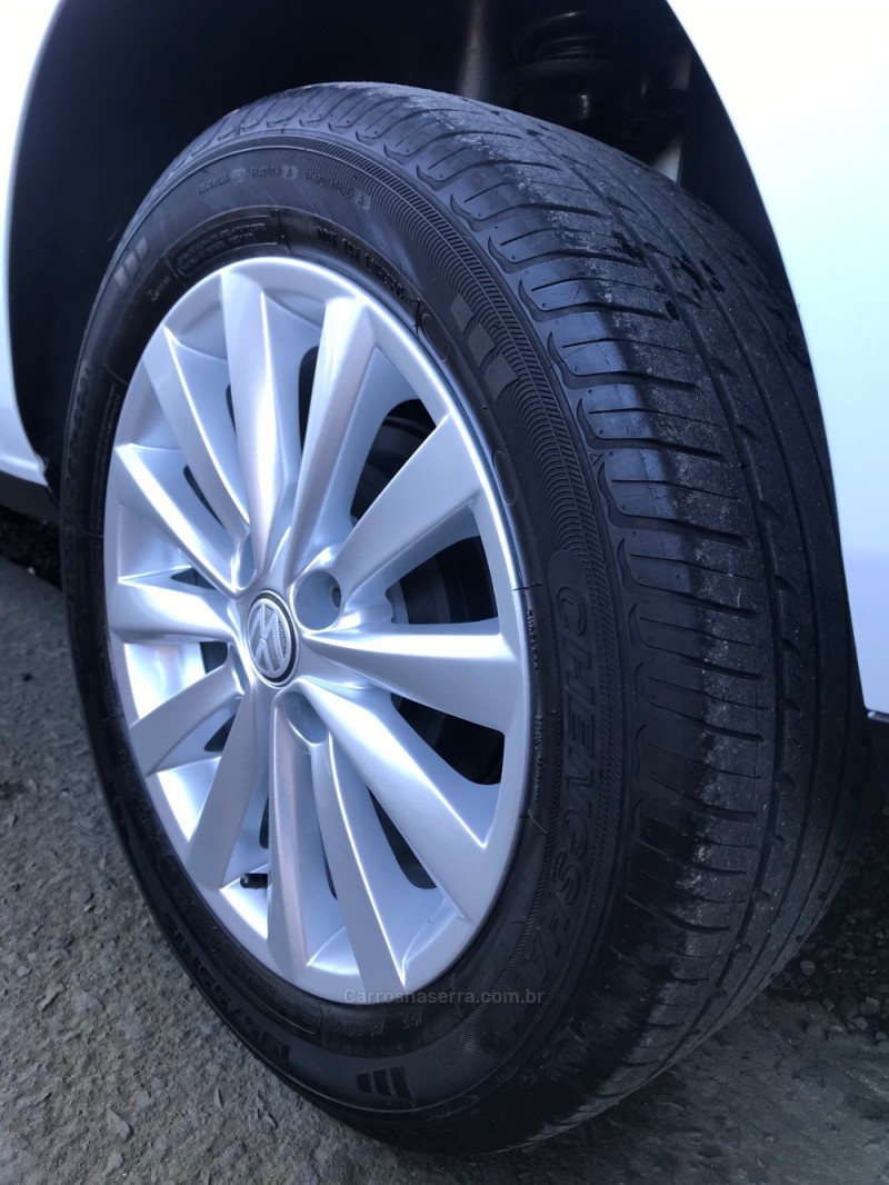VOYAGE 1.0 MI TRENDLINE 8V FLEX 4P MANUAL - 2015 - CAXIAS DO SUL